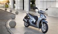 Honda SH 300i ABS 2016 giá gần 5.800 USD