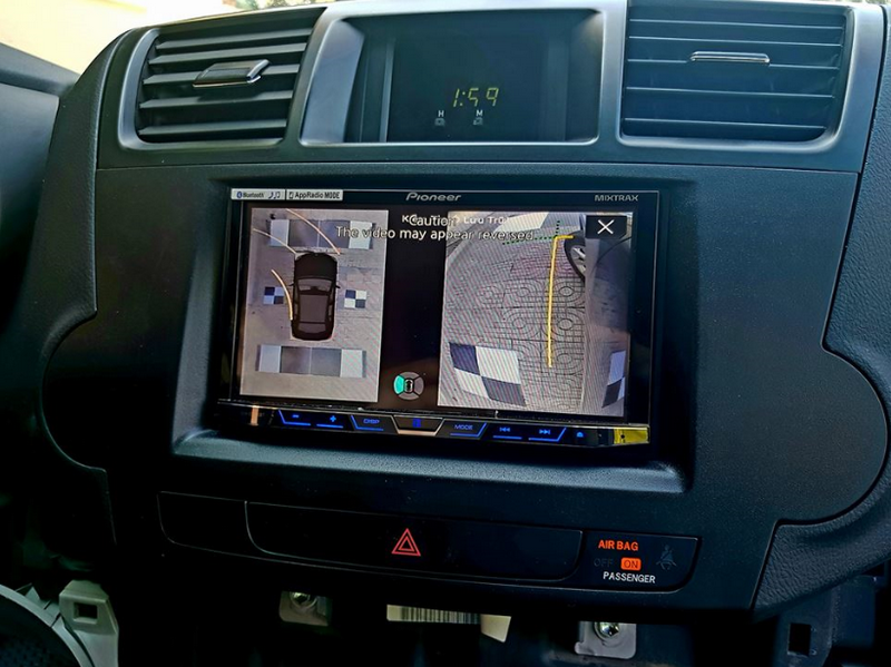 Camera 360 độ ô tô cho xe Toyota Highlander khi đánh lái theo vô lăng