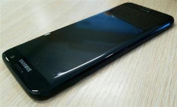 Galaxy S7 edge màu đen bóng lộ ảnh thực tế