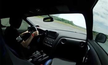 Siêu xe 2.000 mã lực mất lái khi phóng 350 km/h