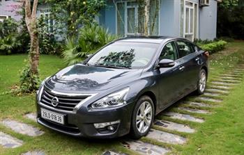 Nissan Teana giá mới 1,3 tỷ đấu Camry tại Việt Nam