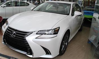 Lexus GS200t đời mới cập cảng Sài Gòn