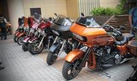 Dàn Harley-Davidson tụ hội ở trung tâm Sài Gòn