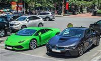 Lamborghini Huracan và BMW i8 sánh đôi ở Sài Gòn