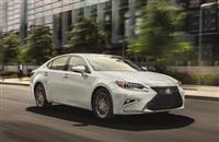 Lexus ES 350 có giá 2,7 tỷ tại Việt Nam